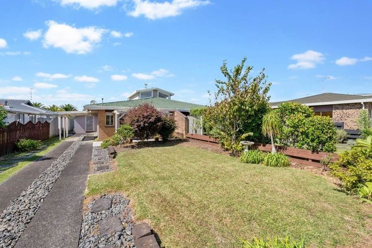 Photo of property in 8 West Hoe Road, Orewa, 0931