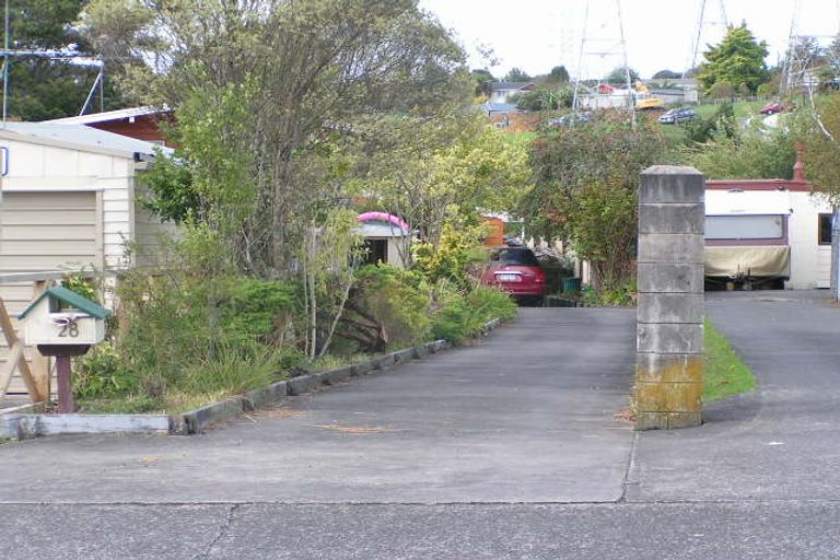 Photo of property in 28 Reynella Drive, Massey, Auckland, 0614
