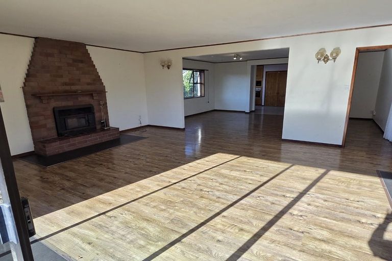 Photo of property in 13 Charles Dickens Drive, Mellons Bay, Auckland, 2014