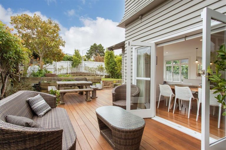 Photo of property in 88 Hackthorne Road, Cashmere, Christchurch, 8022