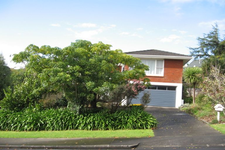 Photo of property in 5 Mcmillan Place, Mellons Bay, Auckland, 2014
