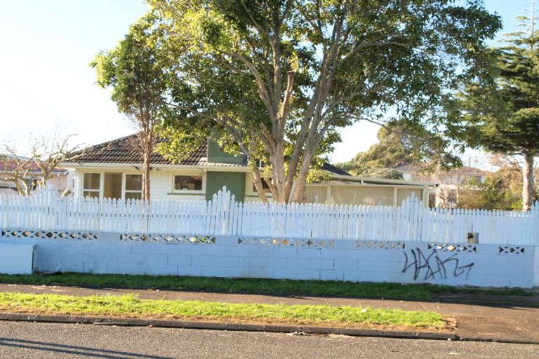 Photo of property in 3 Lyncroft Street, Mangere East, Auckland, 2024