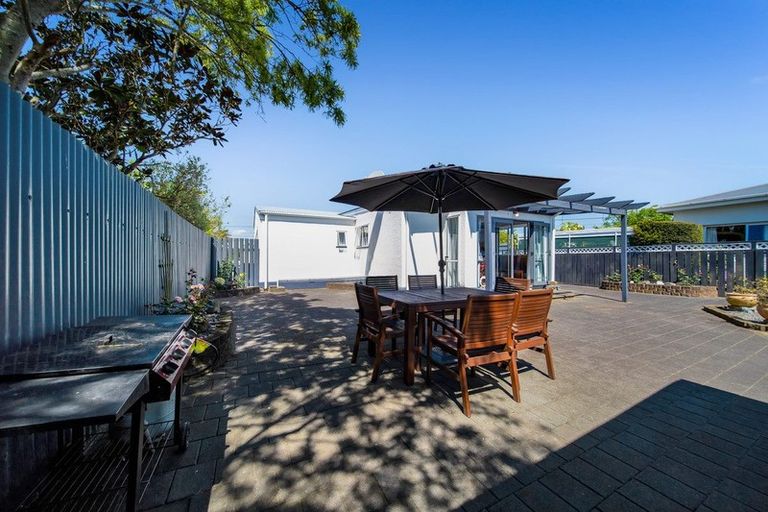 Photo of property in 15 Disraeli Street, Hawera, 4610