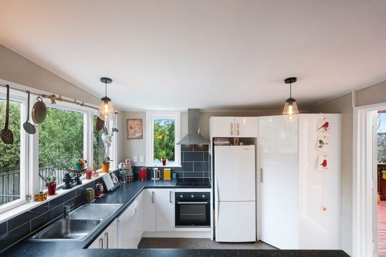 Photo of property in 28 Matenga Street, Waikanae, 5036