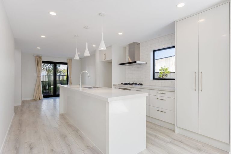 Photo of property in 8 Alexander French Close, Silverdale, 0932