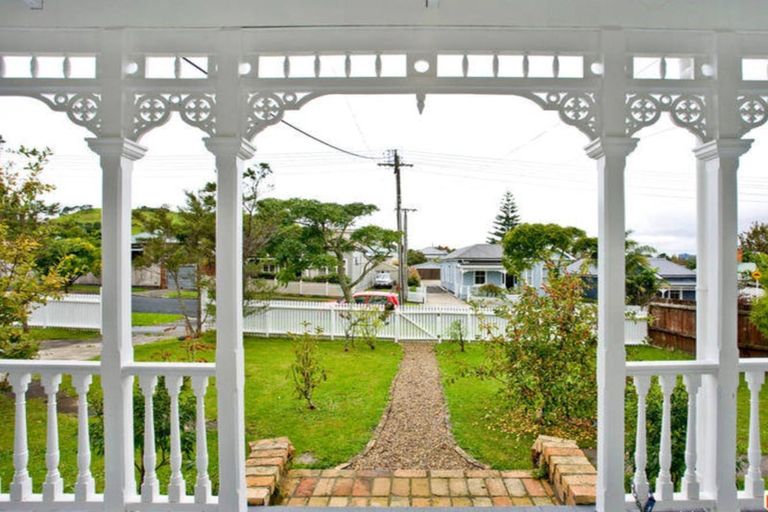 Photo of property in 34 Mozeley Avenue, Devonport, Auckland, 0624