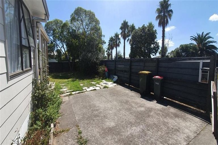 Photo of property in 1/194 Te Irirangi Drive, Flat Bush, Auckland, 2023