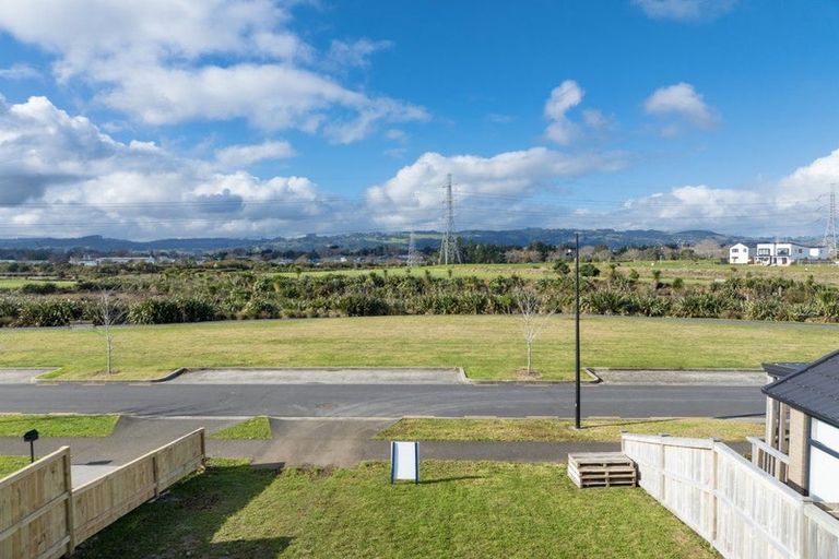 Photo of property in 22 Ahunga Road, Karaka, Papakura, 2113