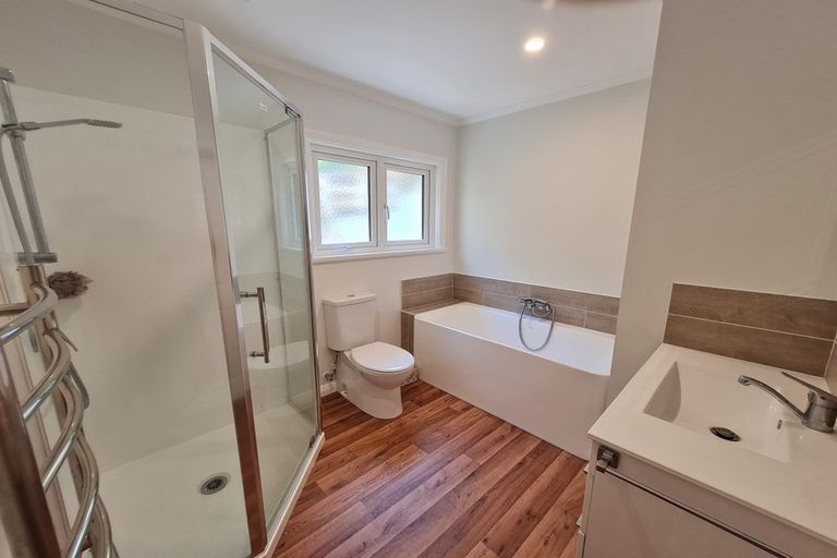 Photo of property in 56 Pokohiwi Road, Normandale, Lower Hutt, 5010