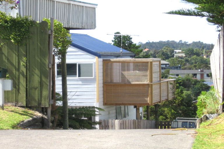 Photo of property in 1/22 Hadfield Street, Beach Haven, Auckland, 0626