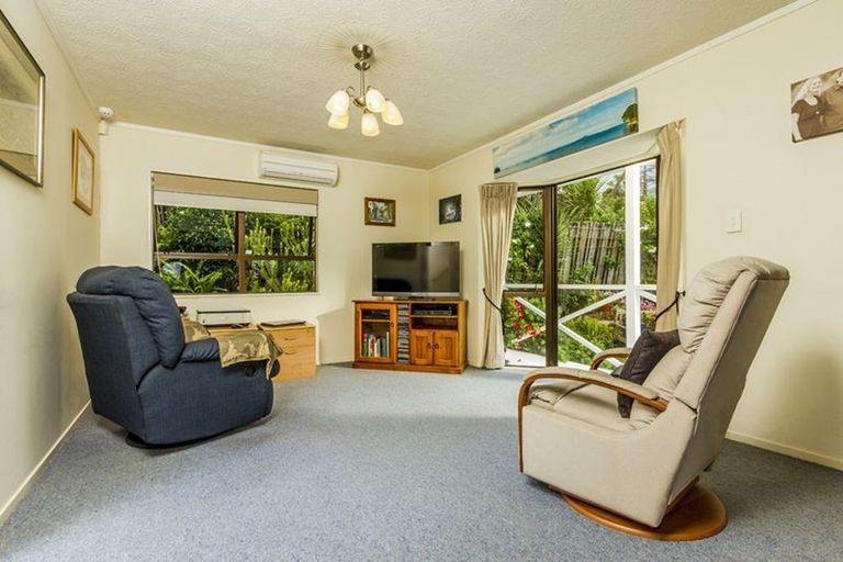 Photo of property in 1/112 Stredwick Drive, Torbay, Auckland, 0630