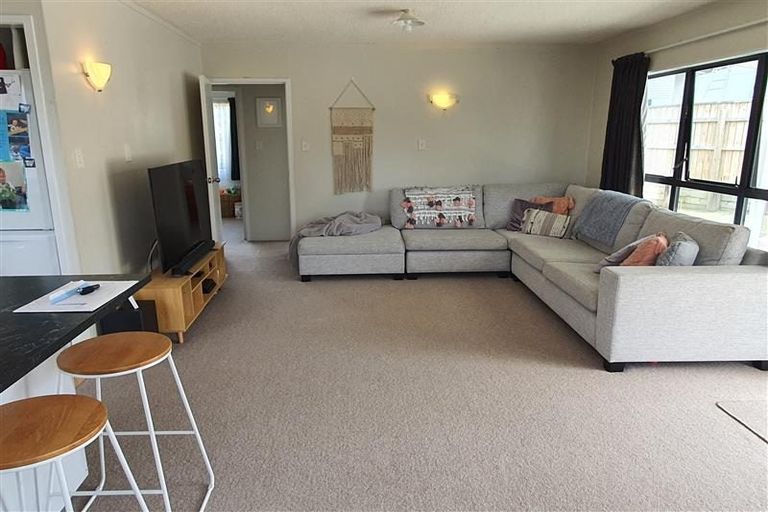 Photo of property in 39 Jaemont Avenue, Te Atatu South, Auckland, 0610