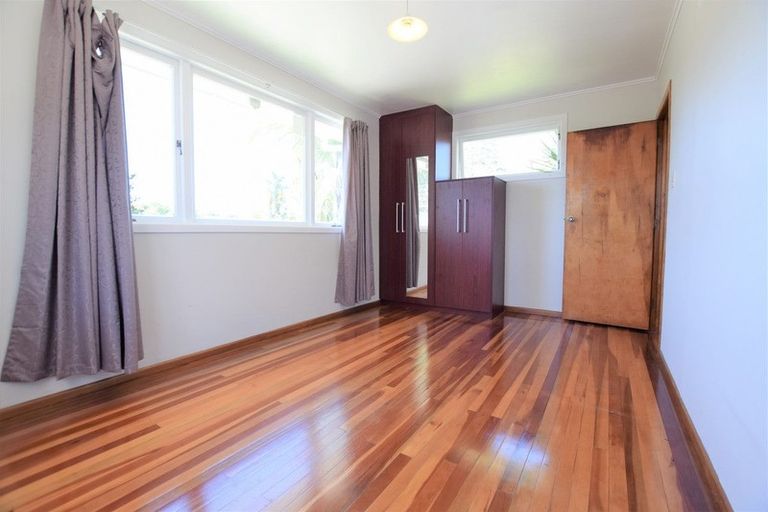 Photo of property in 20a Amberley Avenue, Te Atatu South, Auckland, 0610