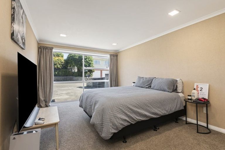 Photo of property in 1 Wigan Place, Hokowhitu, Palmerston North, 4410