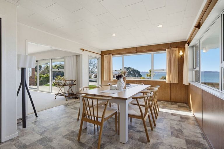 Photo of property in 8 Manahi Avenue, Kawaha Point, Rotorua, 3010