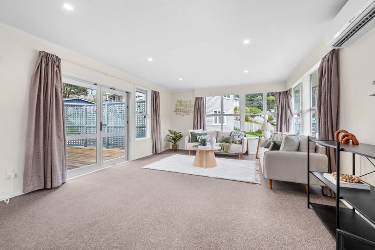 Photo of property in 4 Thomson Grove, Stokes Valley, Lower Hutt, 5019