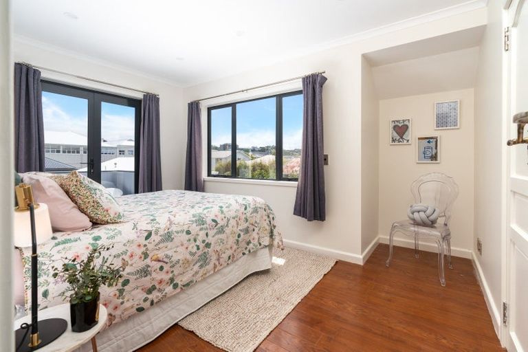 Photo of property in 22a Stone Street, Miramar, Wellington, 6022