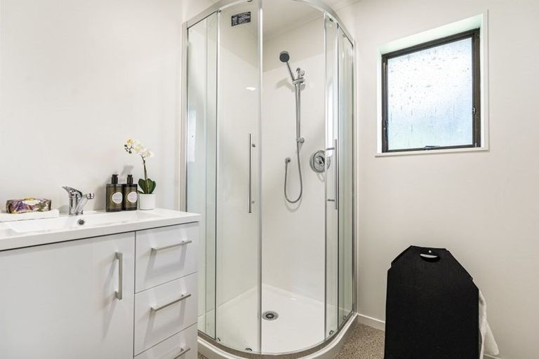 Photo of property in 1/41 Glamorgan Drive, Torbay, Auckland, 0630