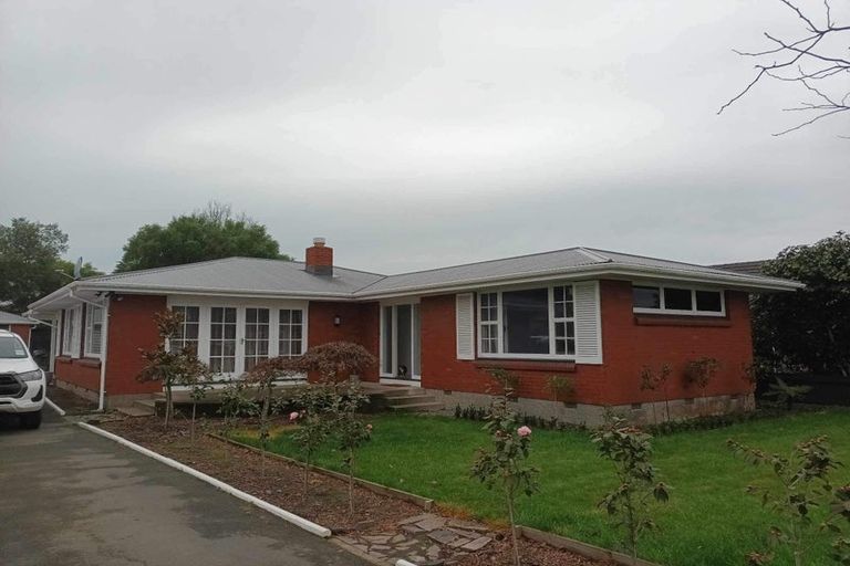 Photo of property in 8 Ambleside Drive, Burnside, Christchurch, 8053