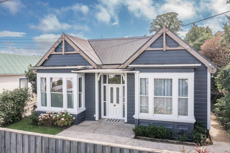 Photo of property in 24 Neidpath Road, Mornington, Dunedin, 9011