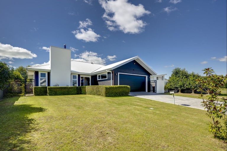 Photo of property in 11 Te Heipora Place, Havelock North, 4130