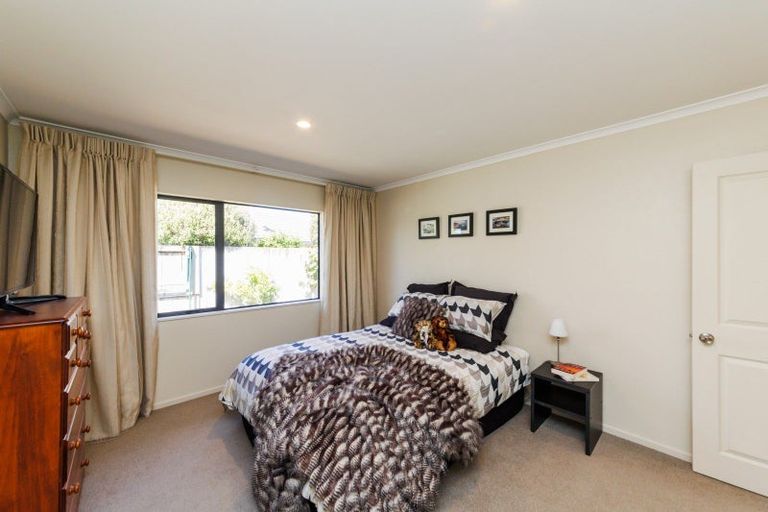 Photo of property in 2 Buttonwood Court, Milson, Palmerston North, 4414