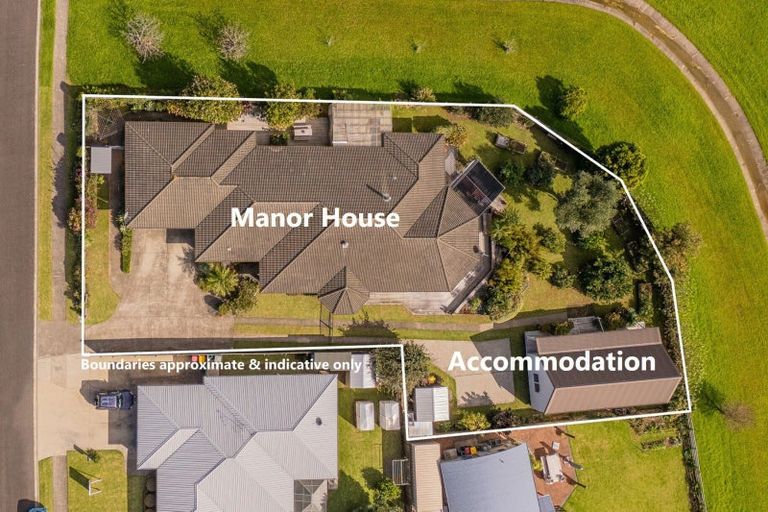 Photo of property in 51 Cholmondeley Crescent, Whitianga, 3510