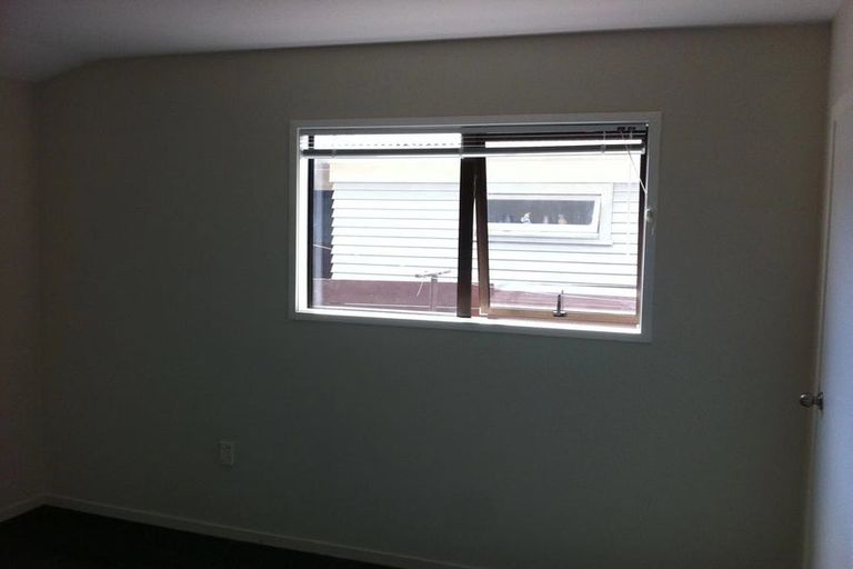 Photo of property in 24 Bond Crescent, Forrest Hill, Auckland, 0620