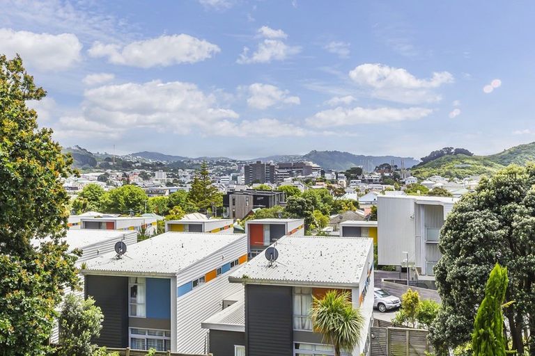 Photo of property in 25 Lawrence Street, Newtown, Wellington, 6021