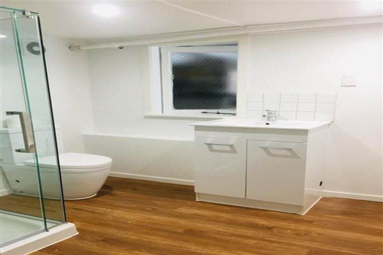 Photo of property in 209a Sturges Road, Henderson, Auckland, 0612