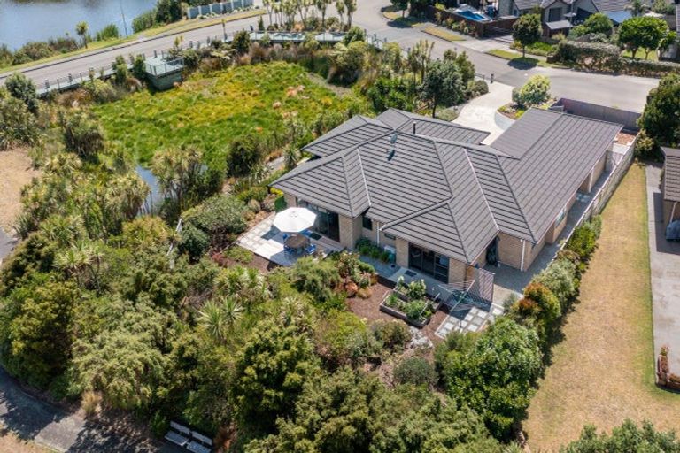 Photo of property in 4 Pateke Way, Paraparaumu Beach, Paraparaumu, 5032