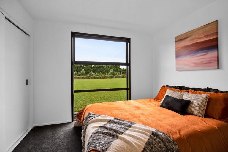 Photo of property in 450 Waitara Road, Huirangi, New Plymouth, 4373