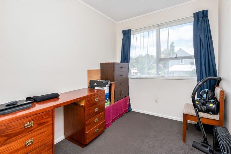 Photo of property in 2/35 Birman Close, Half Moon Bay, Auckland, 2012