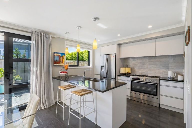 Photo of property in 9 Cassinia Close, Papamoa Beach, Papamoa, 3118