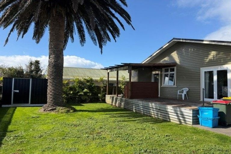 Photo of property in 27 Atiawa Street, Glen Avon, New Plymouth, 4312