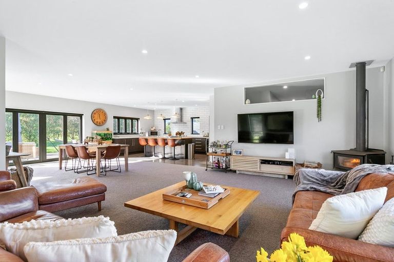 Photo of property in 195 Muhunoa Road East, Ohau, Levin, 5570