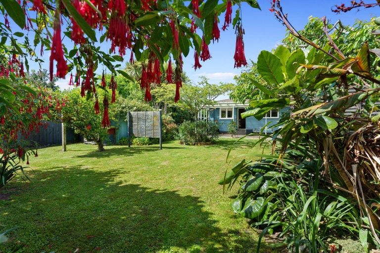 Photo of property in 32 Kiharoa Street, Otaki Beach, Otaki, 5512