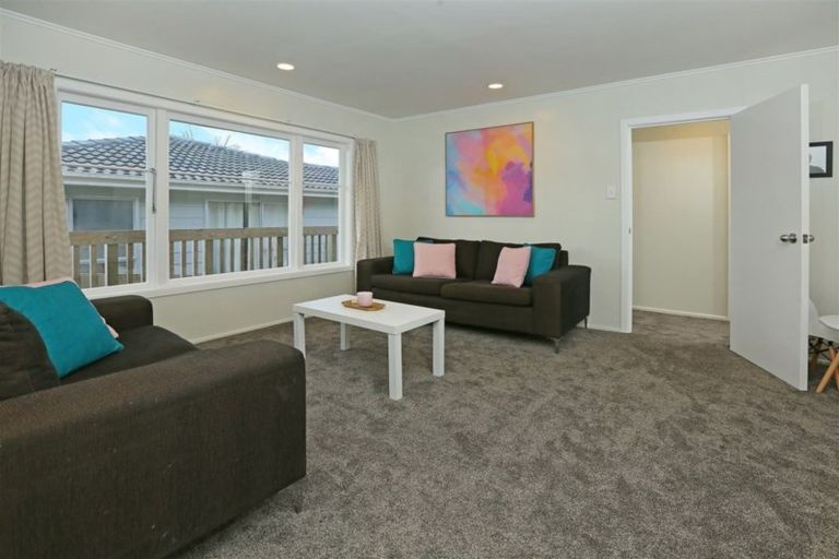 Photo of property in 64b Colwill Road, Massey, Auckland, 0614