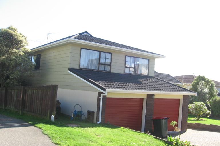 Photo of property in 52 Woodman Drive, Tawa, Wellington, 5028