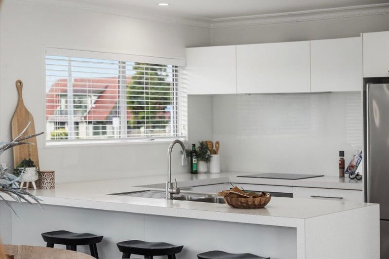 Photo of property in 30 Edgecumbe Road, Tauranga, 3110