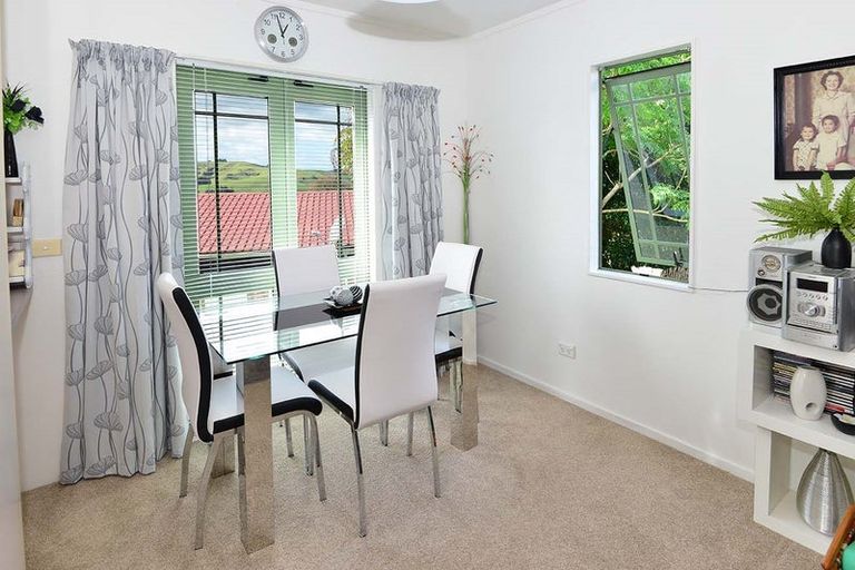 Photo of property in 12 Rautawhiri Road, Helensville, 0800