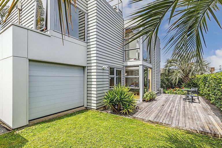 Photo of property in 52a Killarney Street, Takapuna, Auckland, 0622