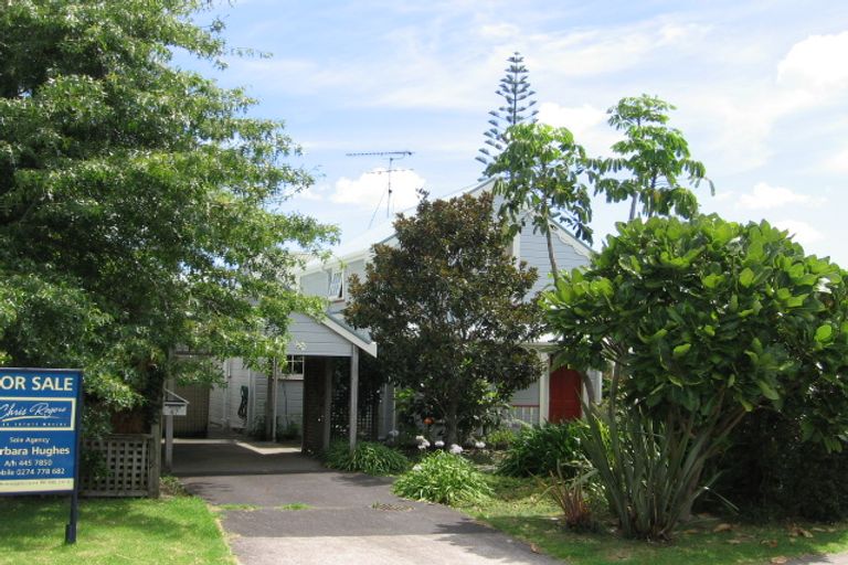 Photo of property in 47 Roslyn Terrace, Stanley Point, Auckland, 0624