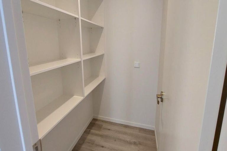 Photo of property in 20b Mackenzie Street, Te Atatu South, Auckland, 0610