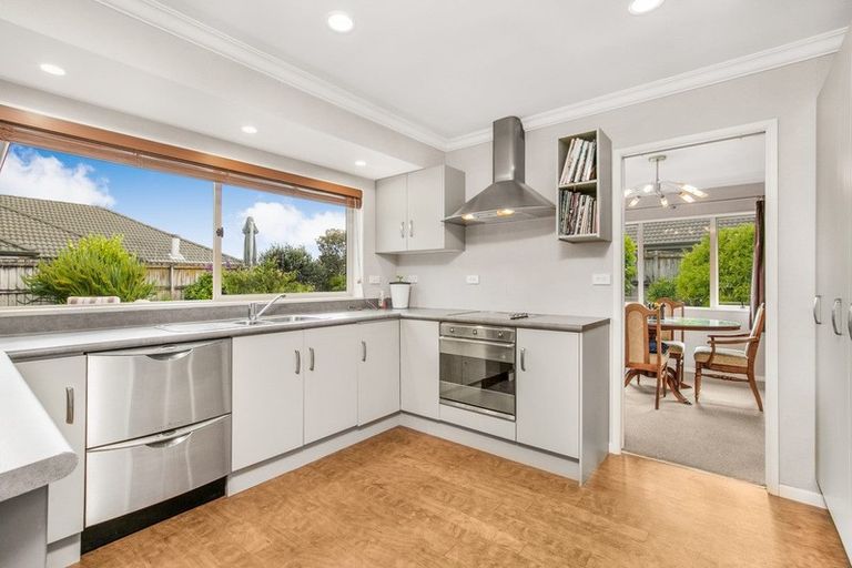 Photo of property in 23 Castlehill Court, Wattle Downs, Auckland, 2103