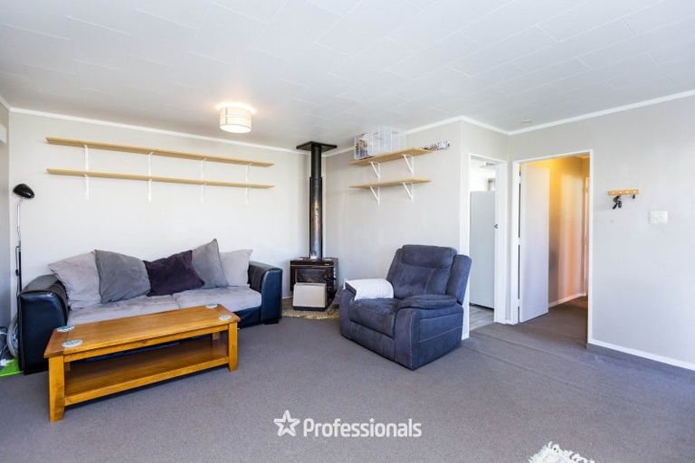 Photo of property in 2/6 Indiana Grove, Totara Park, Upper Hutt, 5018