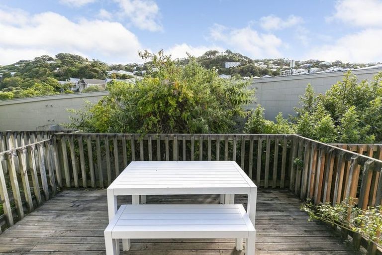 Photo of property in Paddington Apartments, 10/15 Mckinley Crescent, Brooklyn, Wellington, 6021