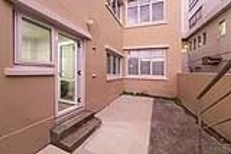 Photo of property in Fountain Court, 16/48 Oriental Parade, Oriental Bay, Wellington, 6011