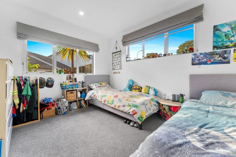 Photo of property in 20 Admirals Court Drive, Greenhithe, Auckland, 0632