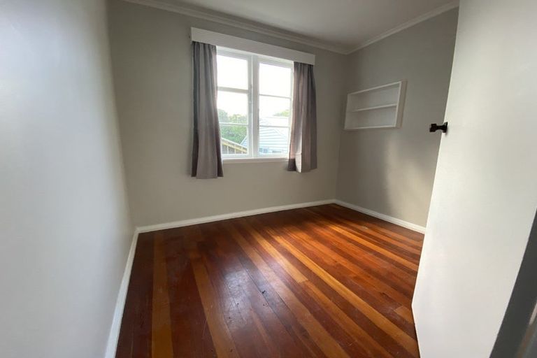 Photo of property in 71 Happy Valley Road, Owhiro Bay, Wellington, 6023